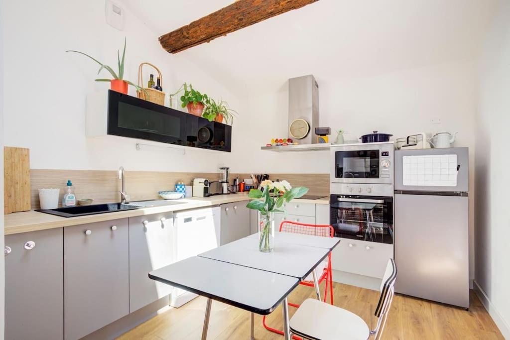 Appartement Place Des Halles Sète Zewnętrze zdjęcie